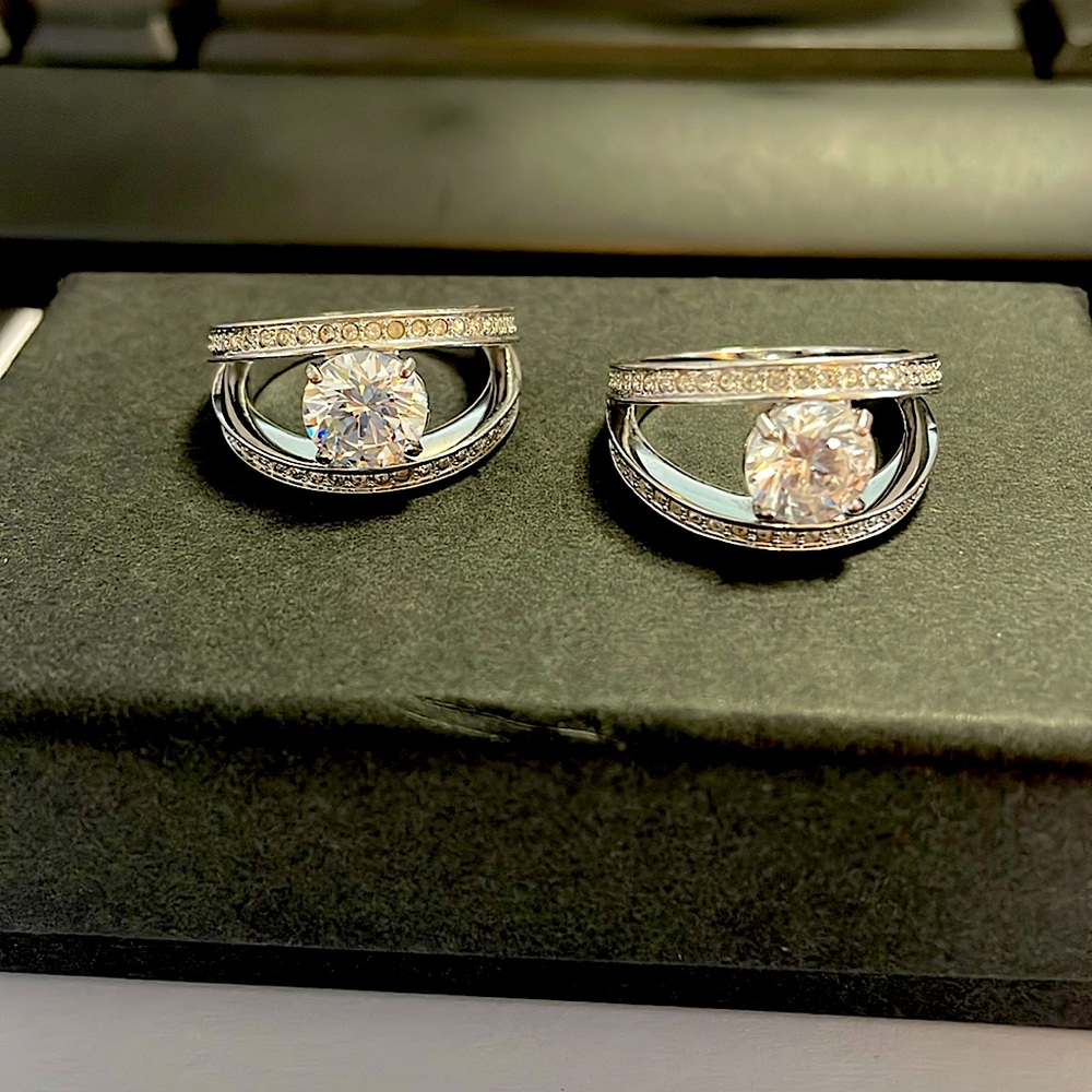 Swarovski crystal ring size 58 (size 8)